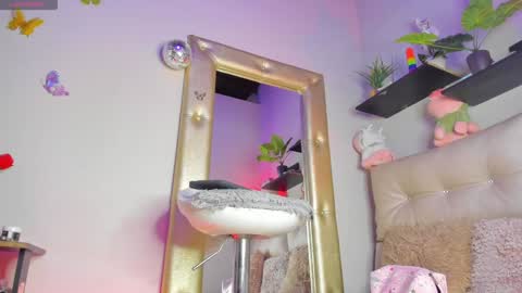 carol_velez18 online show from January 5, 11:38 am