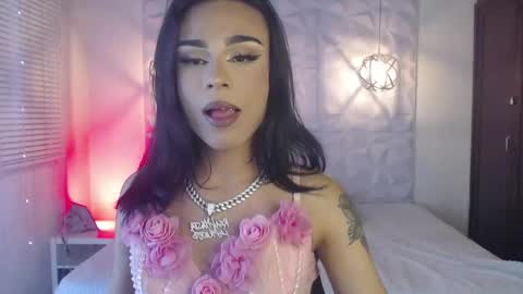 cata_queen_ online show from December 1, 8:10 pm