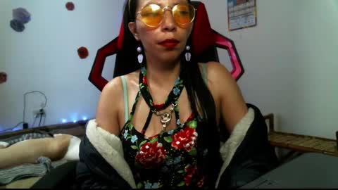 catalina_colombia online show from November 14, 5:57 pm