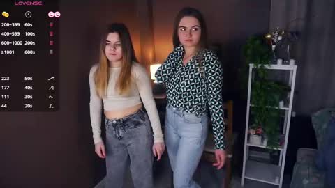 Leila and Kylie online show from February 11, 6:11 am