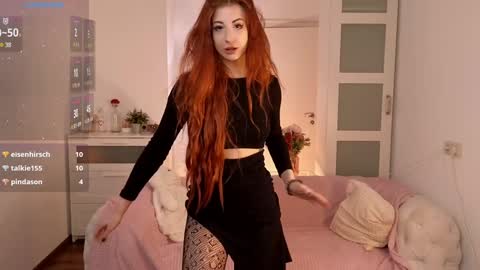 caty_cuddly online show from December 10, 9:54 pm