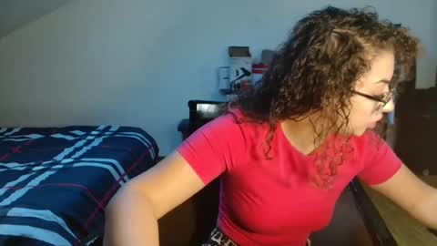 Stephanieblisss online show from January 4, 1:04 pm