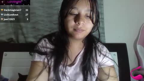 charis_bellota online show from December 5, 11:43 pm