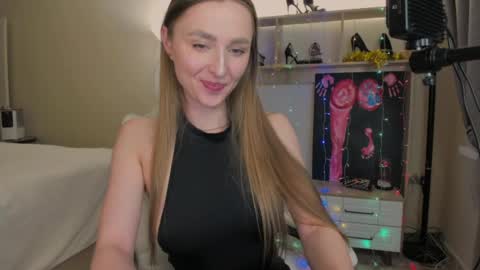 CharlottaWells online show from December 22, 2:32 pm