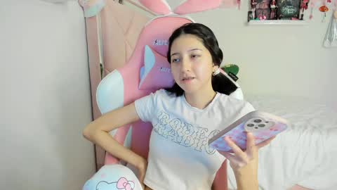 cherrycute666 online show from December 8, 2:11 am