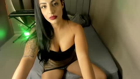 Laura  independent model online show from December 21, 11:35 pm