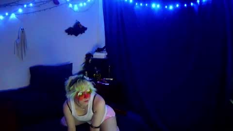 Chloekissxo online show from November 30, 3:52 am