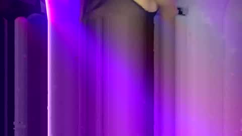 chloelopez_ online show from January 8, 1:02 am