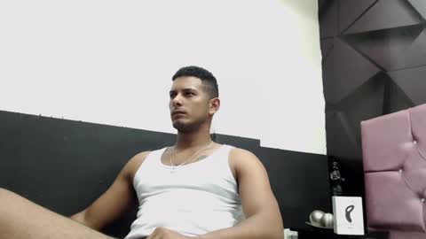 chris_dick23 online show from November 28, 3:09 am