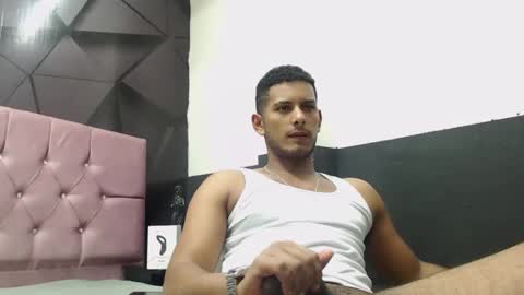 chris_dick23 online show from November 29, 4:59 am