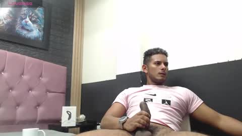 chris_dick23 online show from January 7, 4:42 am