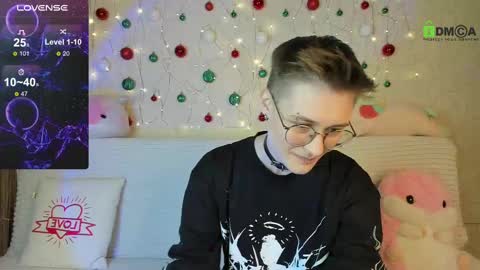 christine_moon online show from December 15, 10:53 pm