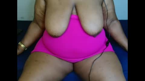 chubby_chick9 online show from December 27, 5:44 pm