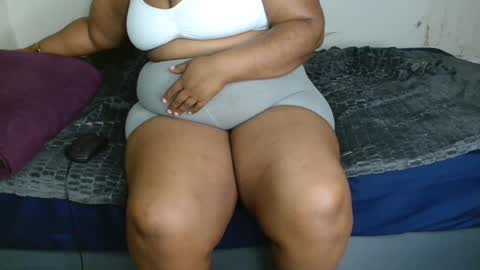 chubby_chick9 online show from January 2, 4:36 pm