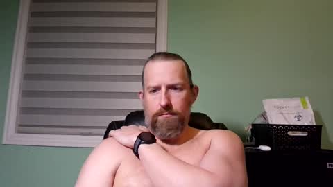 chuckybiscuits1 online show from December 29, 1:52 am