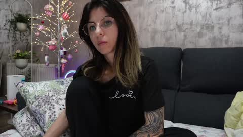 crissy_love online show from January 2, 11:26 pm