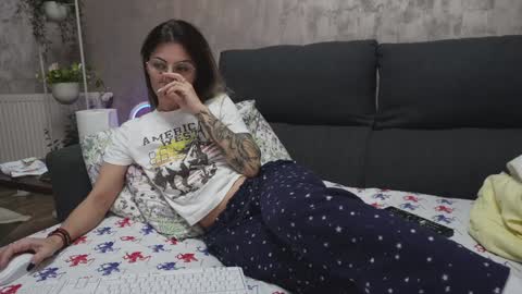 crissy_love online show from November 25, 9:43 pm