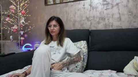 crissy_love online show from December 18, 12:28 am