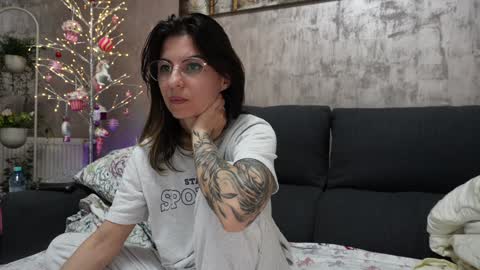 crissy_love online show from December 29, 11:59 pm