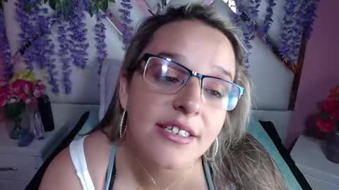 cristy_baez_ online show from December 20, 1:04 pm