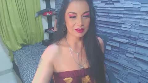 cruela_deviil online show from January 4, 11:20 pm