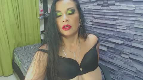 cruela_deviil online show from December 6, 6:49 pm