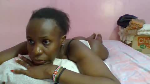 cute_lizah online show from December 14, 4:07 pm