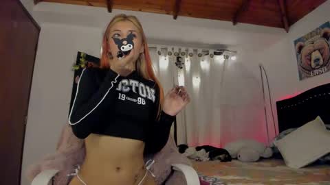 cuteweed420 online show from December 20, 11:41 pm