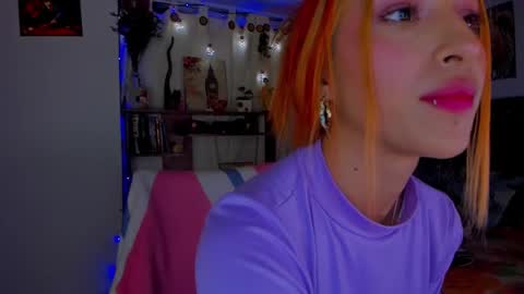 cuteweed420 online show from January 1, 1:06 am