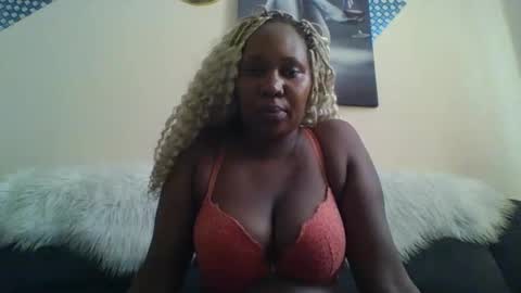 cutie1794539832 online show from November 13, 3:17 am