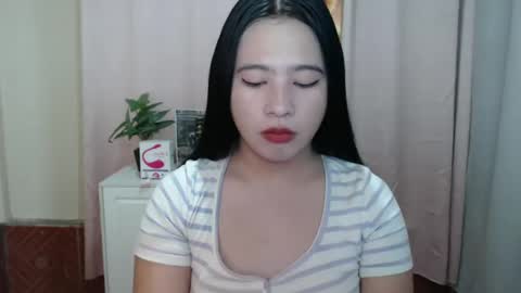 cutie_asianwoman online show from December 16, 6:42 pm