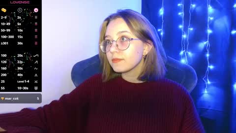 cutie_vikkie online show from December 12, 5:57 pm