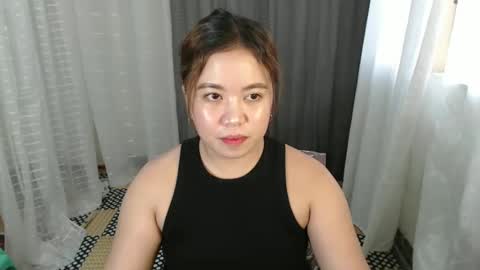 cutieasianx online show from January 4, 6:01 am