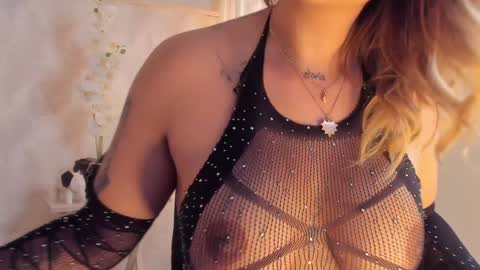 cyntia_adams online show from December 18, 6:23 pm