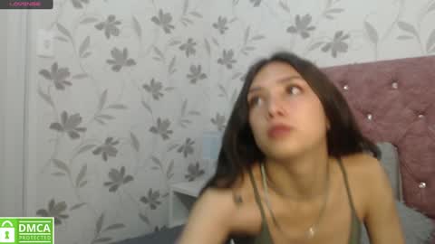 dafnee_e online show from November 29, 3:43 pm