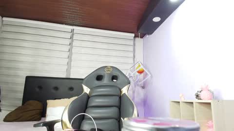 daliana_guevara online show from January 18, 1:23 am