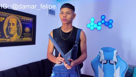 damar_felipe online show from December 17, 3:44 am