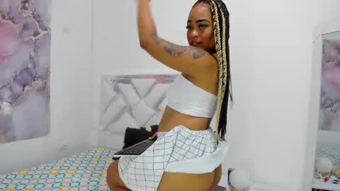 danna_garciaa_ online show from December 3, 10:09 pm