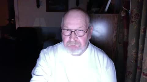 davezlilcock4u online show from December 12, 5:44 am