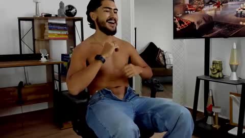 Hey im David that loves to explore and speak their fantasies. Very open talktative and nice. Feel free to chat with me online show from December 1, 3:31 pm