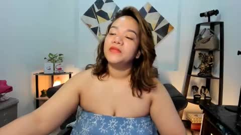 delightfulcurvy online show from December 10, 9:23 pm