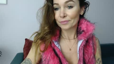 delilah_sweet online show from November 18, 4:15 pm