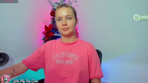 dolly__little online show from January 1, 1:17 am