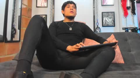 Diego  Angel online show from November 24, 1:57 pm