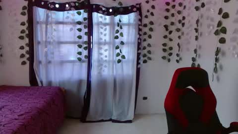 dulce_banks_ online show from December 27, 3:24 pm