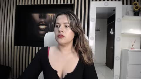 dulceferrer__ online show from November 26, 5:07 pm