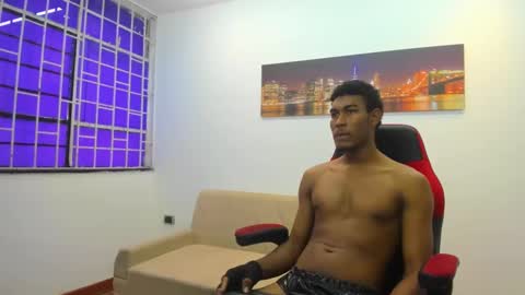 ebons_sexy online show from December 17, 9:36 pm