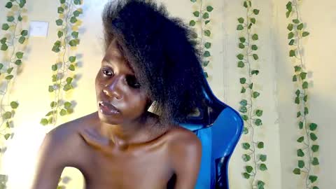 ebony_petite02 online show from December 16, 2:33 pm