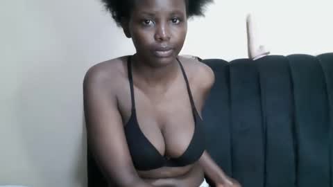 ebony_queennn online show from February 18, 1:30 am