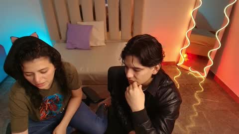 Edrienn and eimy online show from December 27, 3:31 am